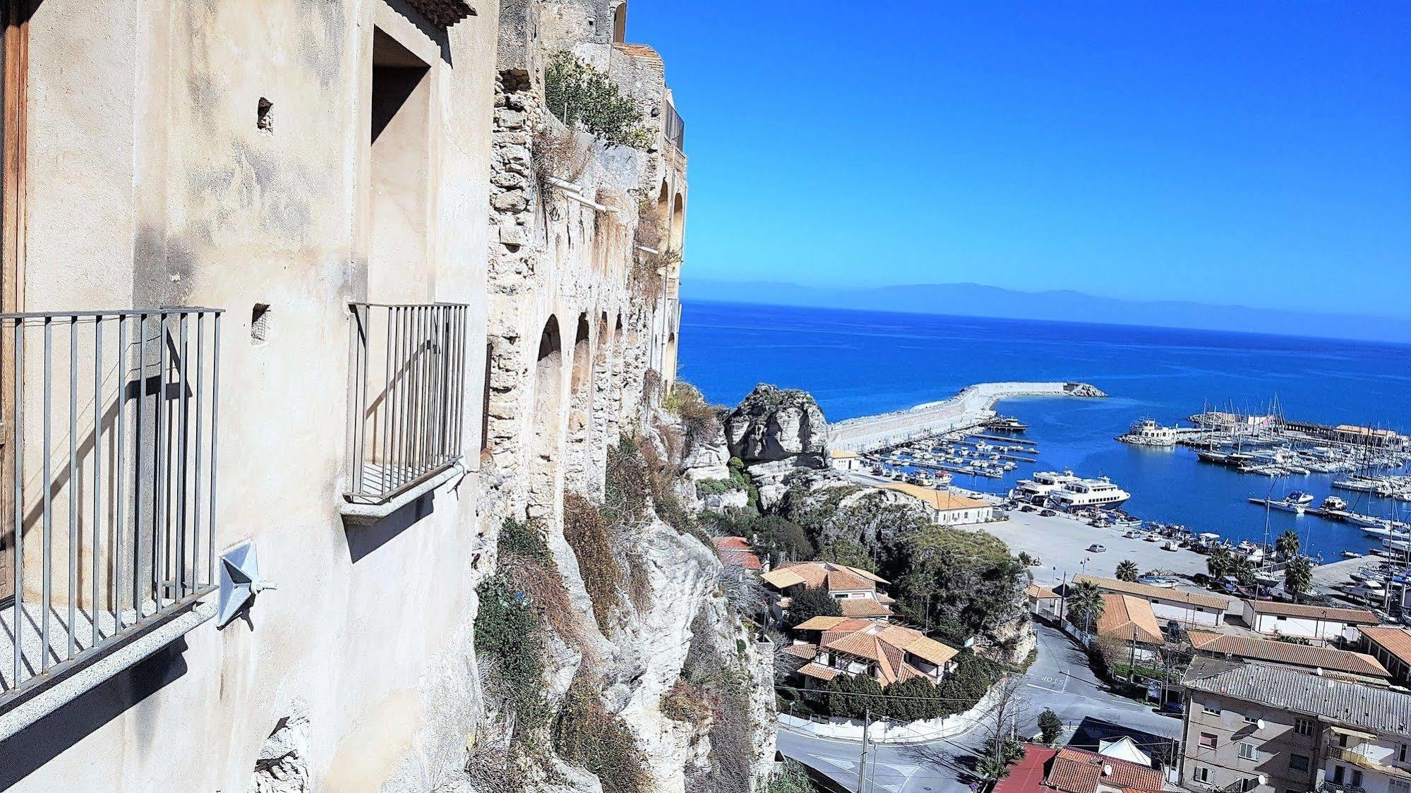 Residenza Il Duomo Acomodação com café da manhã Tropea Exterior foto